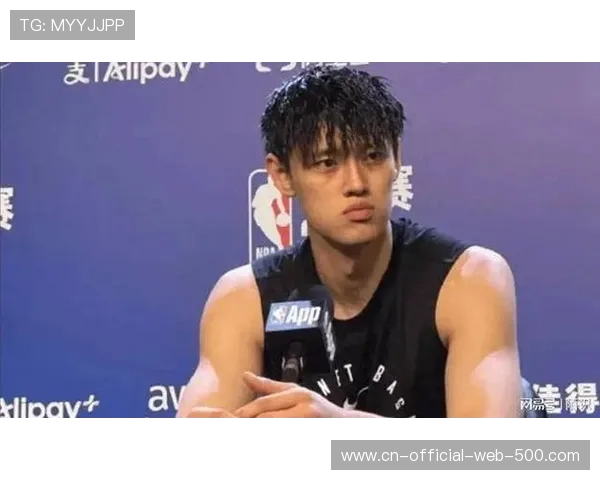 曾凡博强硬防守布克掀翻狄龙展现CBA硬核强度震撼NBA 曾凡博强硬防守布克掀翻狄龙展现CBA硬核强度震撼NBA